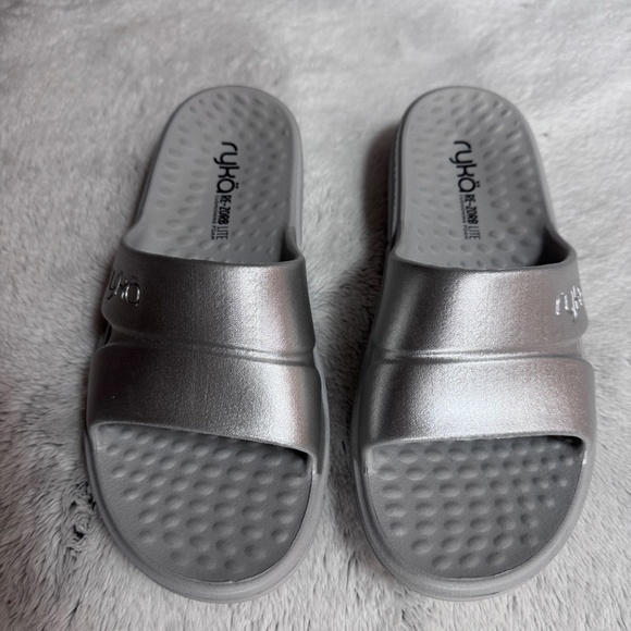 RYKA Slides~Size 7~Silver/Gray~NEW - Picture 2 of 10